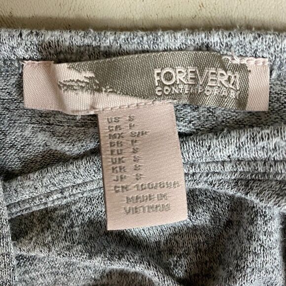Forever 21 Blouse Womens Small Gray Long Sleeve Cropped Stretch Tee Crew Neck - Picture 2 of 8